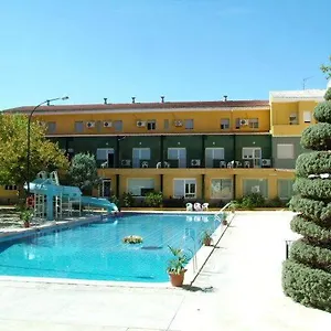 Río Piscina Hotel